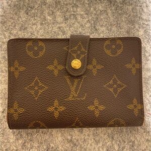 AUTHENTIC Louis Vuitton Monogram Viennois Wallet